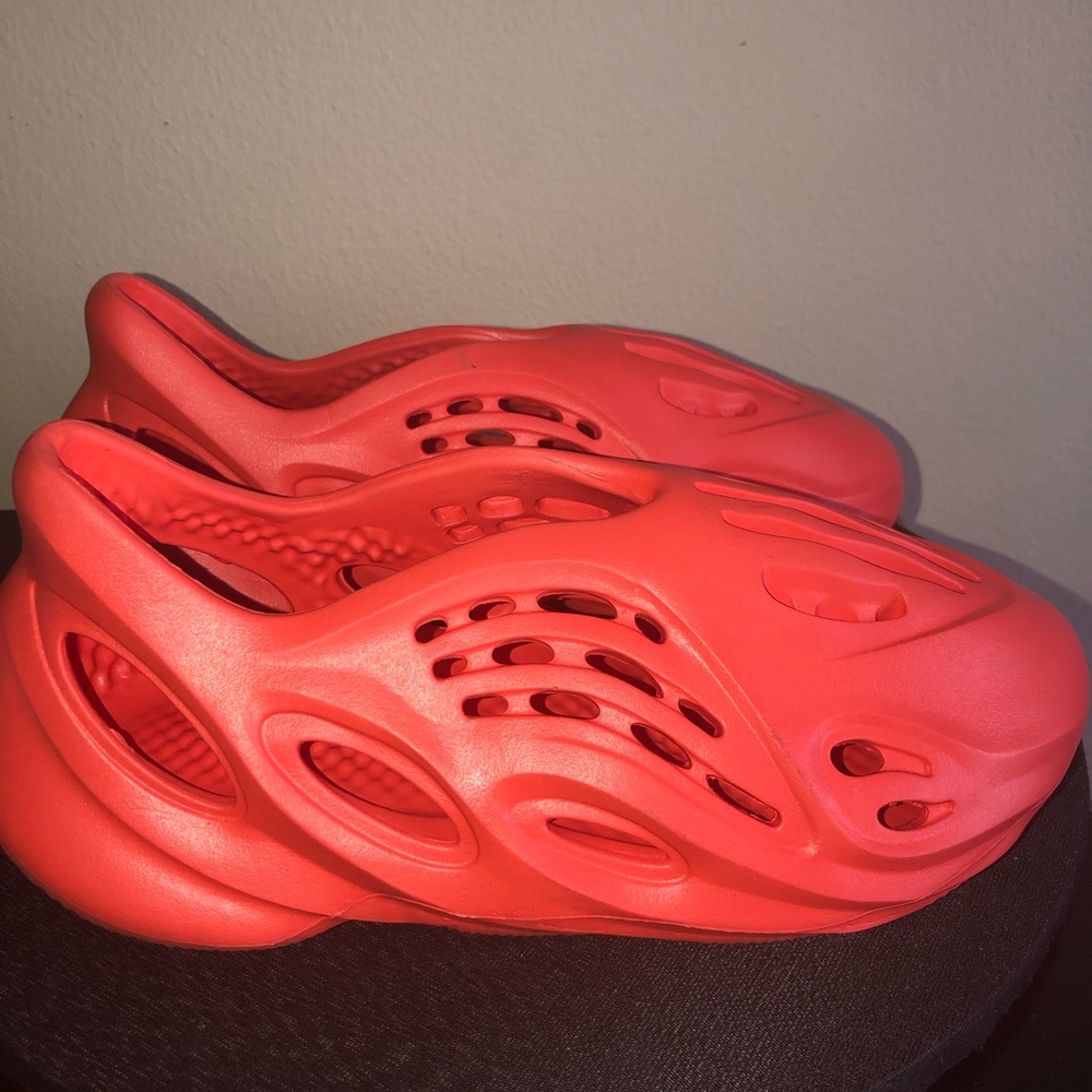 Red/orange size 10 in women shoe